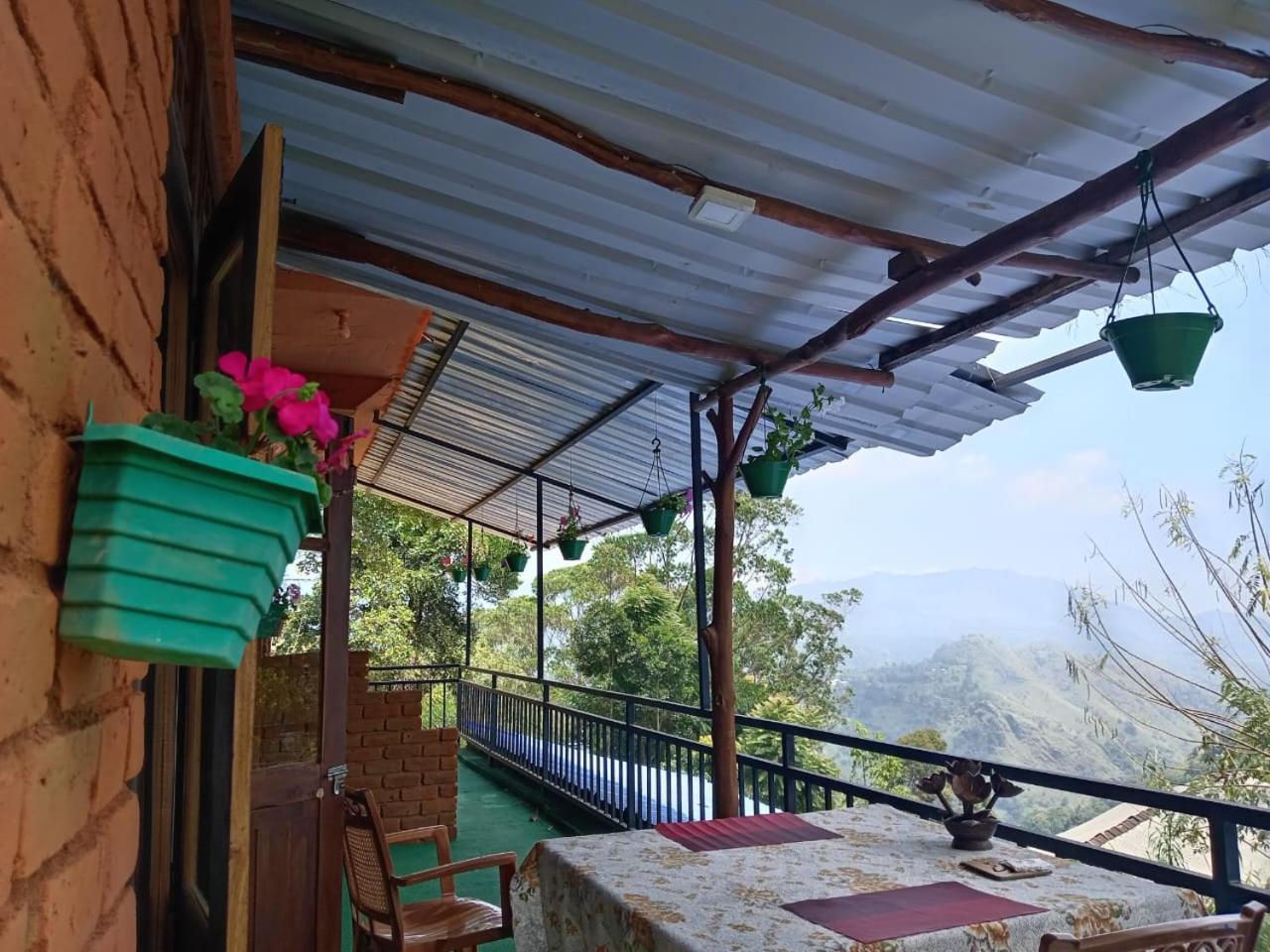 Apurvi Homestay Ella Exteriör bild