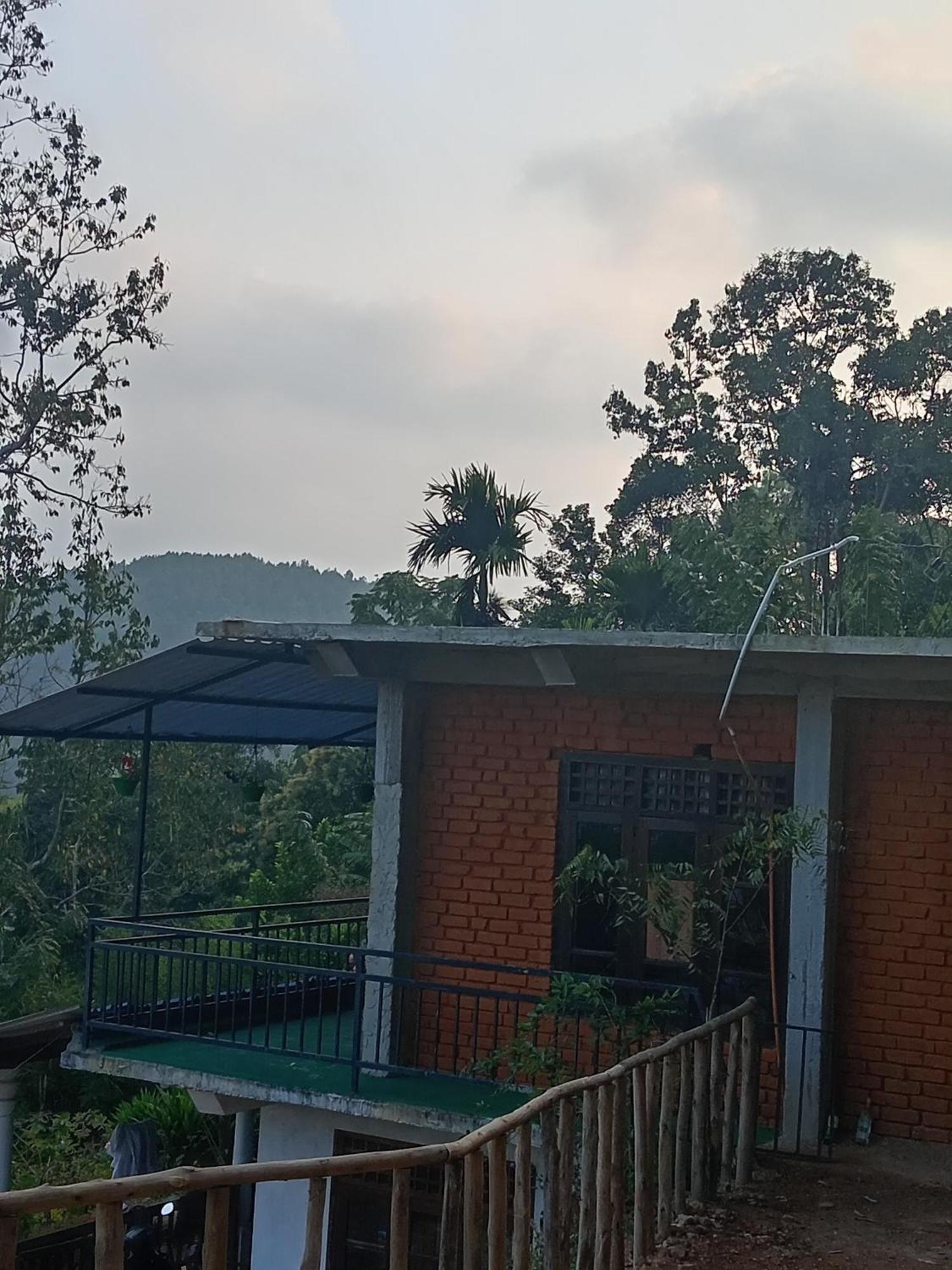 Apurvi Homestay Ella Exteriör bild