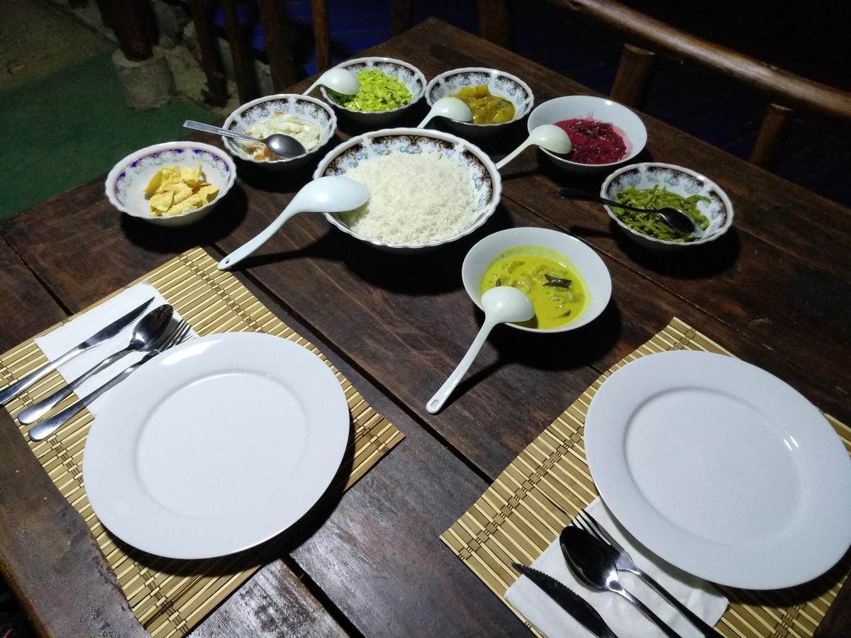 Apurvi Homestay Ella Exteriör bild